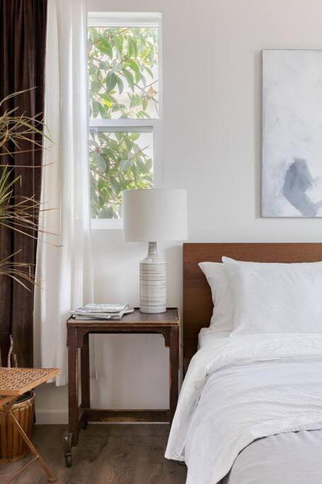 Вилла Take It Easy On The Porch In A Hollywood Hideaway Лос-Анджелес Экстерьер фото