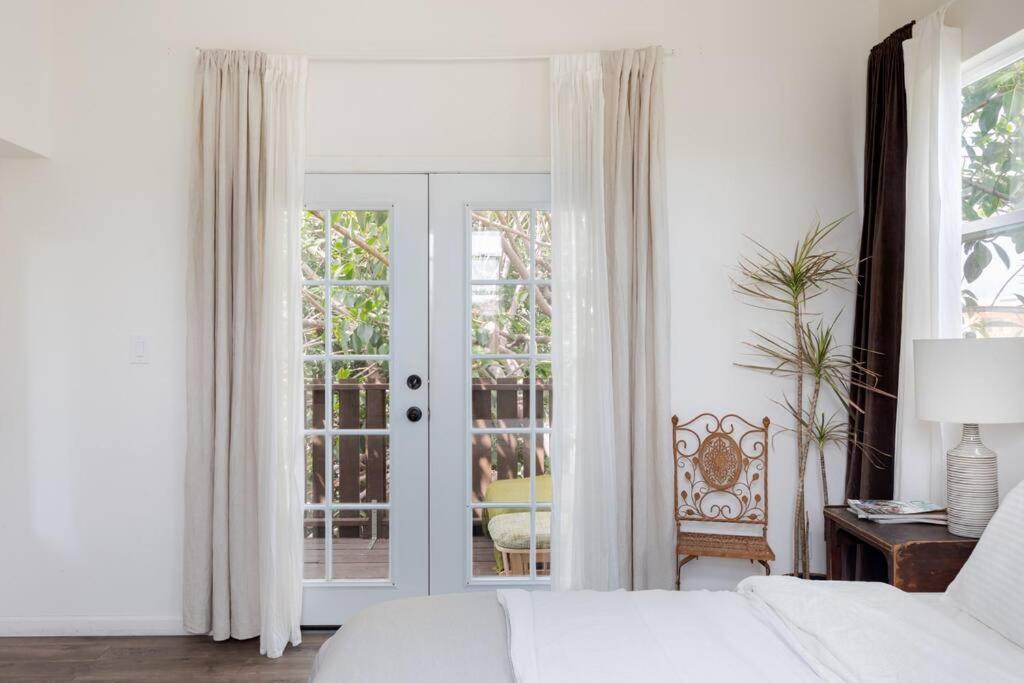 Вилла Take It Easy On The Porch In A Hollywood Hideaway Лос-Анджелес Экстерьер фото