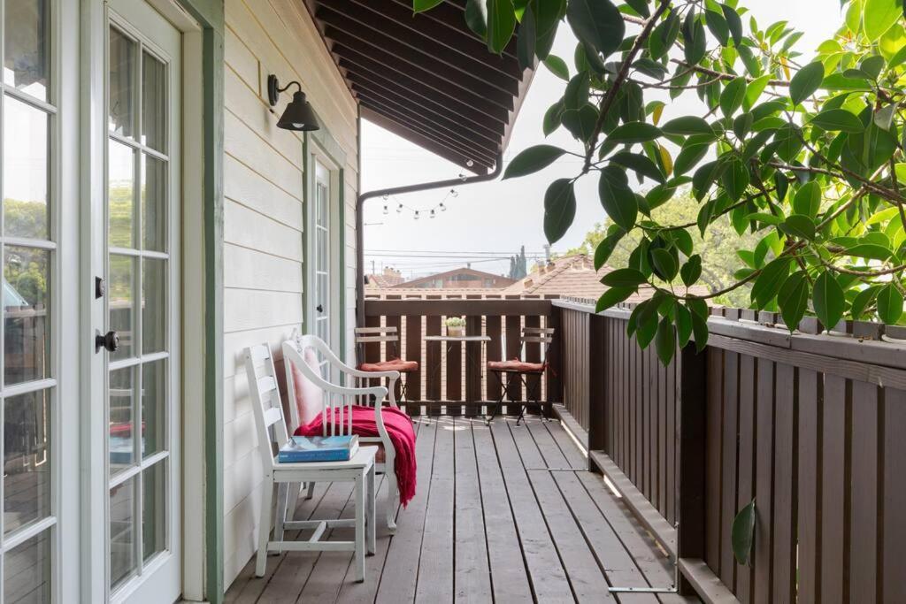 Вилла Take It Easy On The Porch In A Hollywood Hideaway Лос-Анджелес Экстерьер фото